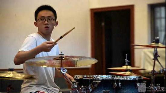  为何欧美四所音乐学院为其敞大门？没参加过高考却被美国麦克纳利史密斯音乐学院录取
