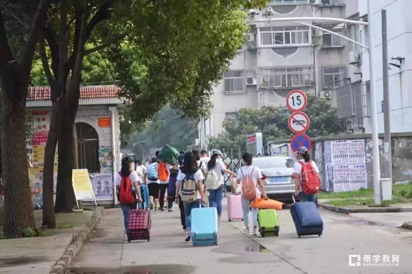 扬州大学农学院阳光协会会长李贝大别山支教十二年，中国好青年阳光协会成员