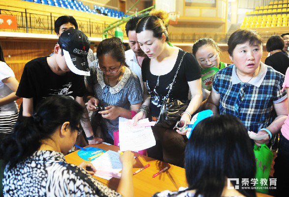 扬州家长抱怨上普通高中太难了      为什么地区分数线相差甚远？