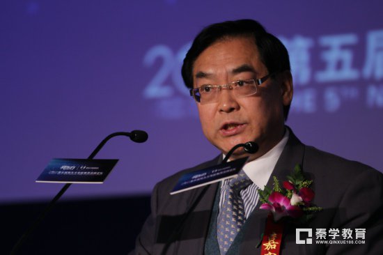 中国青少年研究中心主任、党组书记郗杰英