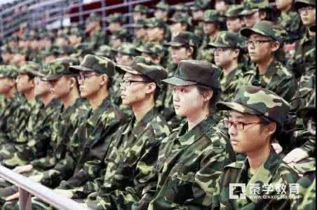 军训究竟想告诉孩子什么？家长们是支持军训走过场孩子来真的