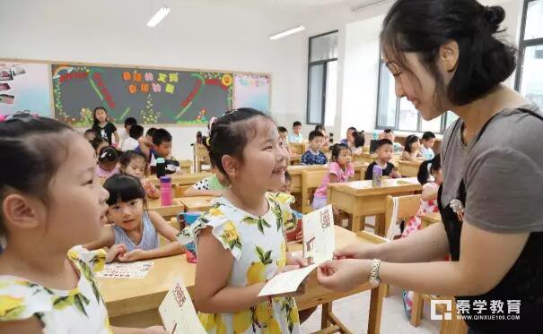 南京银城小学开学第一周不上课不带书包，但收获满满
