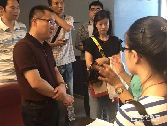 南京金陵中学河西分校校长说衔接教育很重要，衔接教育需要家校合作