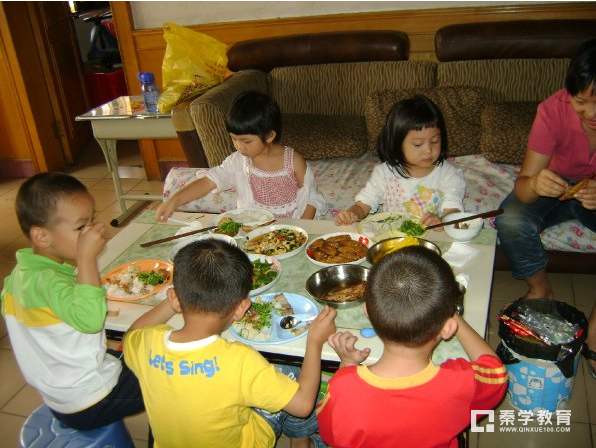 青少年身体健康的要点在于食品安全：“小饭桌”或成食品安全重灾区!