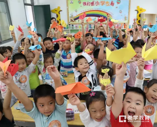 南京市力学小学一年级新同学太幸福了，没有期末考试没有100分