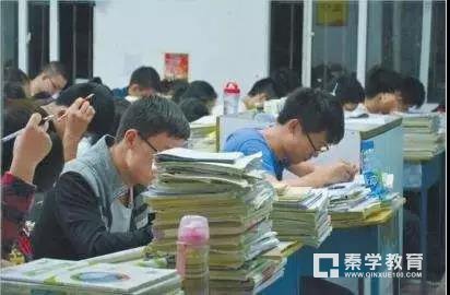 真佩服这样的家长，在孩子高考给孩子这样淡定的有力支持