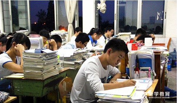 高考英语作文不会写怎么办？各类高考英语作文模板助你拿高分
