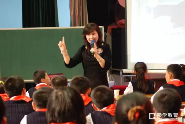 清华附小校长窦桂梅的演讲：语文有多美，语文为王的时代已开启