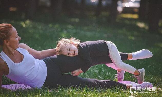 调查显示孩子需要多交朋友多运动有益健康，咱家孩子才能快乐