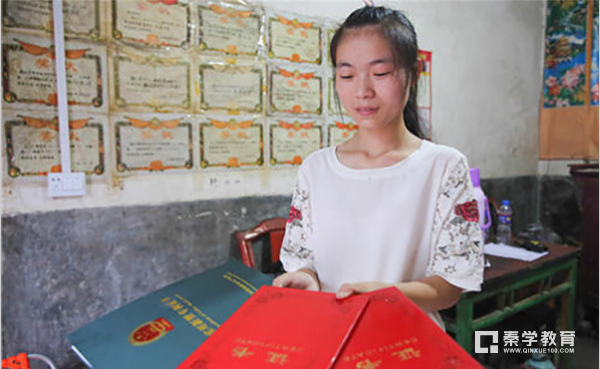 被吉林大学录取的18岁女孩火了，原因是她发明了车灯并获得专利