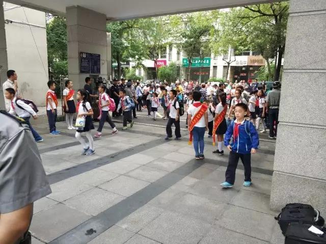 南师附小人性化举措出台，孩子每天多了20分钟的早餐时间