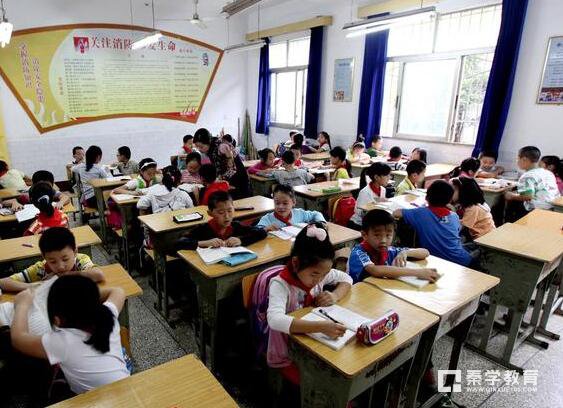 按成绩排座位的老师都是有良心的，老师排座位那些事