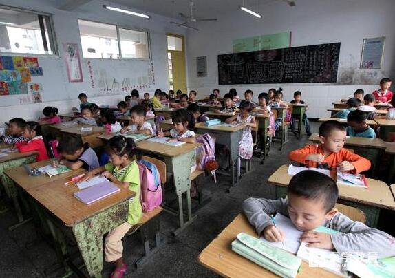 按成绩排座位的老师都是有良心的，老师排座位那些事