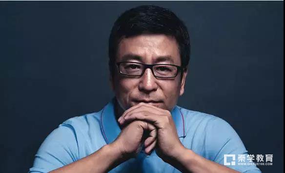 央视主播们咸鱼翻身的经历分享，央视主播的成功之路