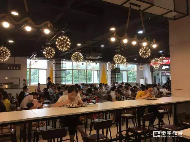 南审食堂翻新另一众毕业生后悔，南审食堂变得文化气息浓重饭也好吃