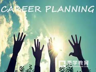 考场作文中如何出奇制胜?来看精选38段中考满分作文金句，句句精彩!　　