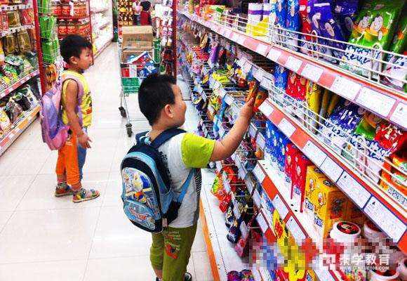 孩子成绩好不好看他吃零食也能知道？这招简直是绝了