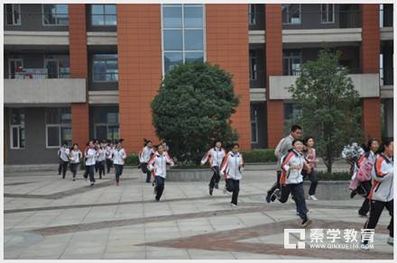 南京外国语学校师资力量怎么样？有多少特级教师？