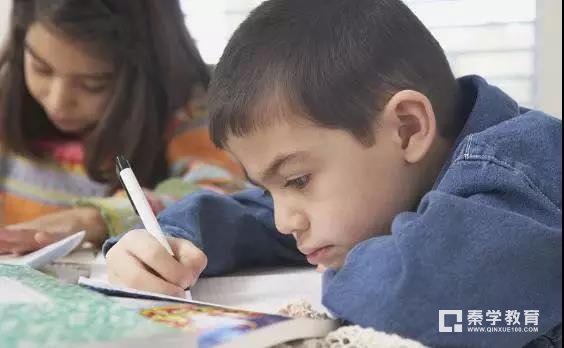 你家孩子是不是在家很聪明到学校就变笨了呢？应该怎么办？