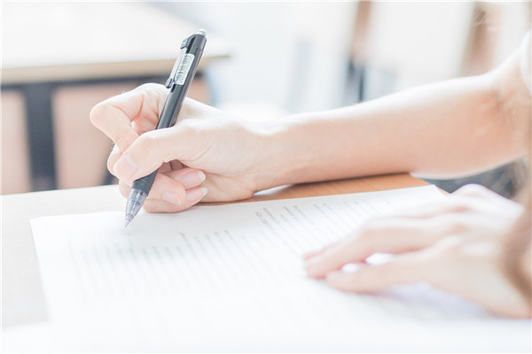 文科生应选择好专业还是更看重211、985大学