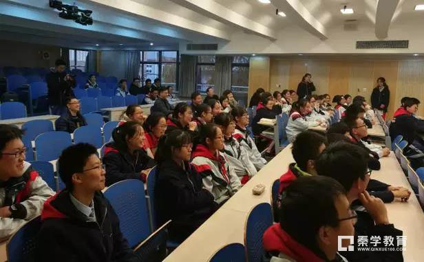 金陵中学“十九大进班会”,实际行动践行十九大进校园的政治使命