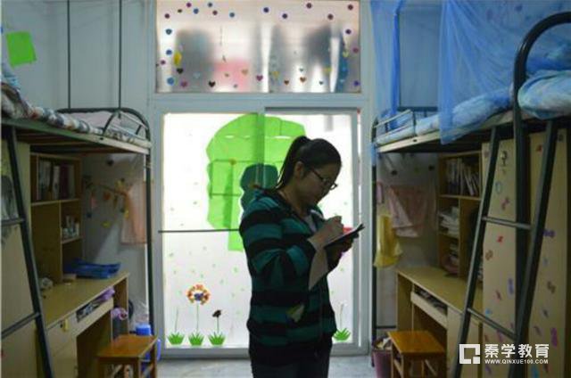 初中读私立住宿学校好，还是读公立学校通校生好？
