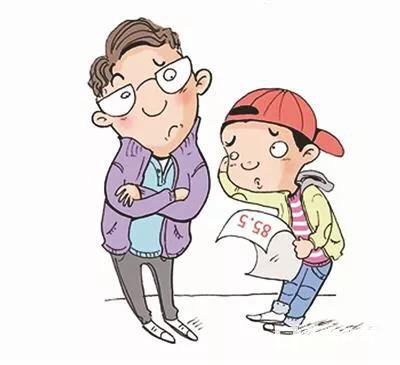 孩子期中考试成绩下滑，家长应不应该责备老师？