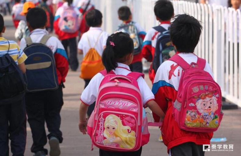 三名小学生为好朋友出头要打一位女生！家长老师应该怎么办？