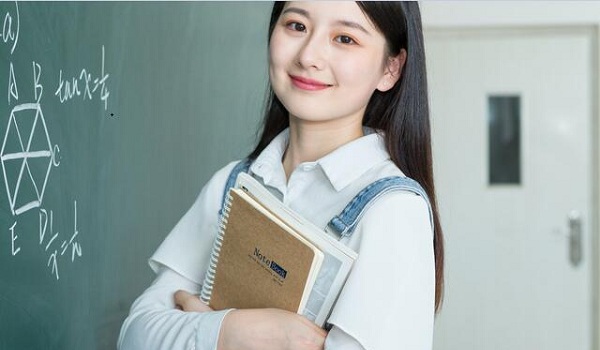 济南市章丘区第四中学统考生、择校生学费    章丘四中学校好吗