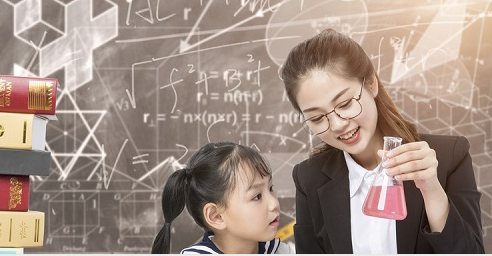 开学第一课因教育类商业广告太多延播遭不满，央视致歉家长和学生