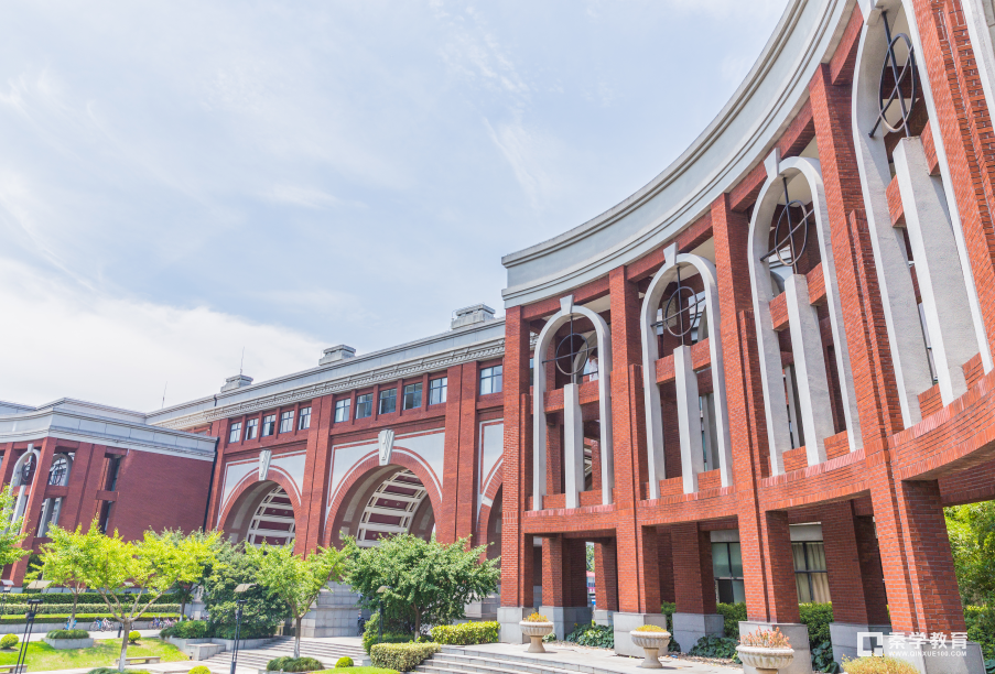 武汉理工大学和理工大学各自的优势是什么？两所学校在排名多少？