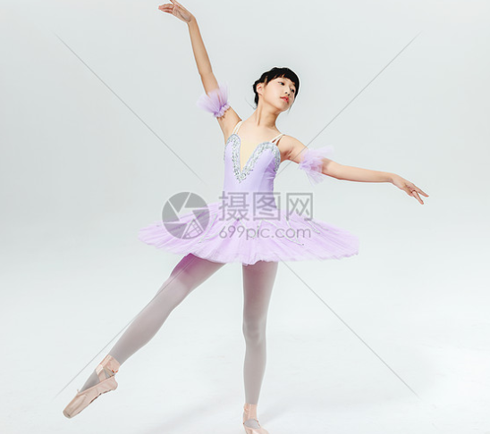 孩子露脚踝应该被学校禁止吗？露出脚踝有哪些隐患？