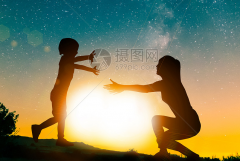 孩子做错事时，批评教育有哪些技巧？