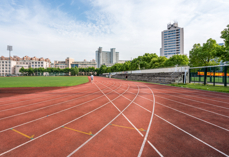 体育生怎样选择大学？体育院校和普通大学的体育特长生哪个好？