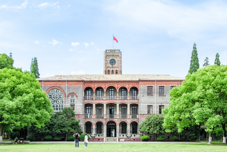贵州大学2018年较低录取分是多少？本省的理科生考多少分可以上贵州大学？