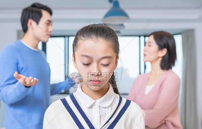 高一孩子不去学校请家教在家学习好不好？为什么？