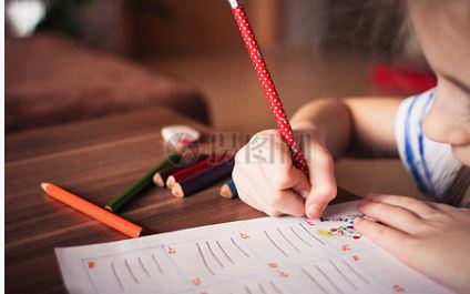 家长辅导孩子写作业总是焦虑怎么办？如何解决？