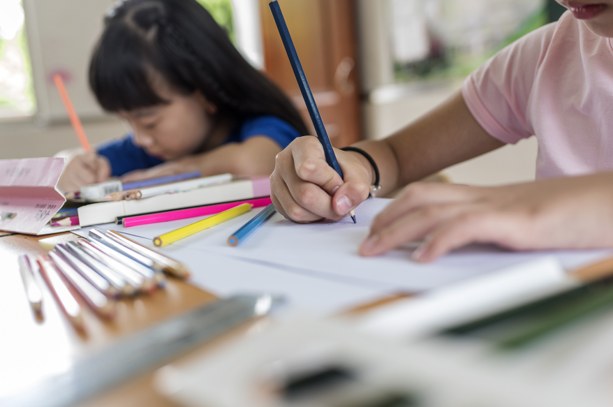 小学生上托管班好不好？能不能增强孩子写作业的效率？