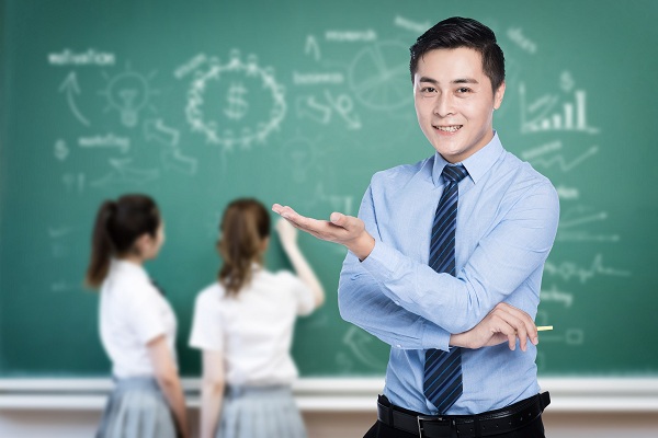 为什么老师在基础班和普通班授课有区别？很多重难点不见给普通版学生？