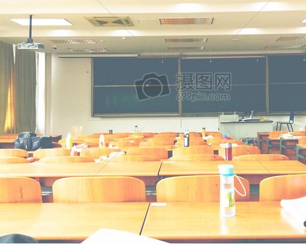 为什么现在很多人都对老师有偏见呢？有偿家教和体罚应该怎么看？