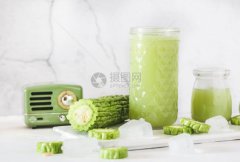 高考考生看数学卷10分钟后弃考，离场遭拒崩溃倒地，如何看待弃考行为？