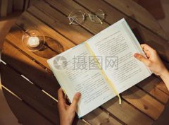 “人面不知何处去，桃花依旧笑春风。”怎么理解?全诗赏析!