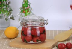 高中孩子写作业写到很晚，家长要不要和老师反映减少作业量？